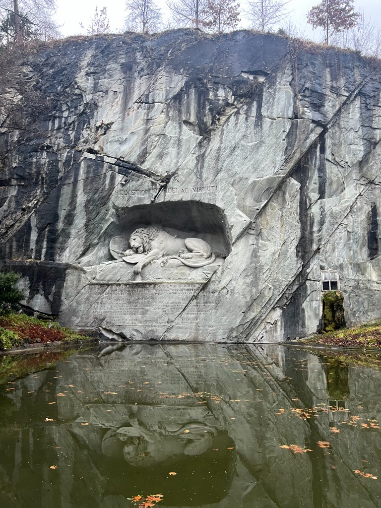 卢塞恩狮子纪念碑